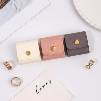 Travel friendly jewelry storage pouch