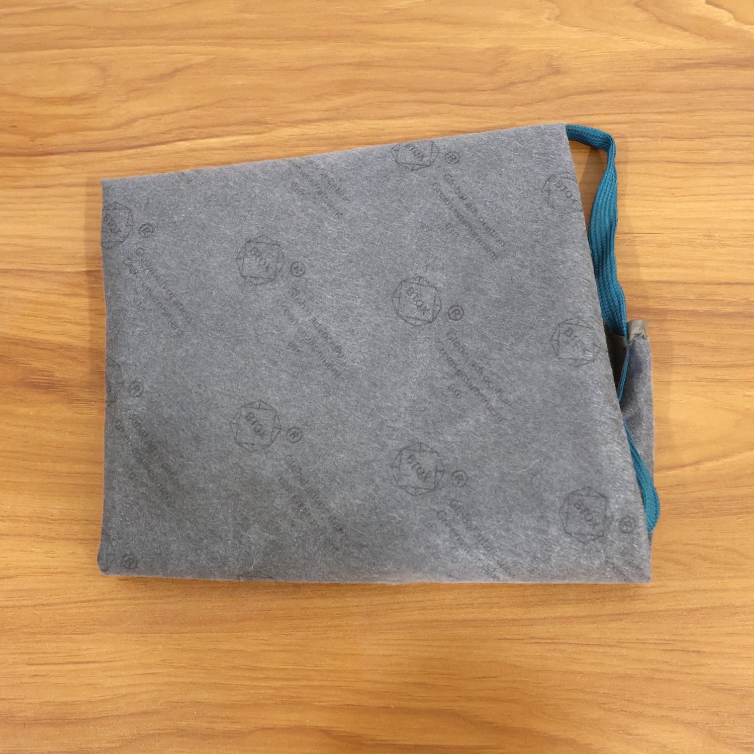 Protective kitchen cooking apron