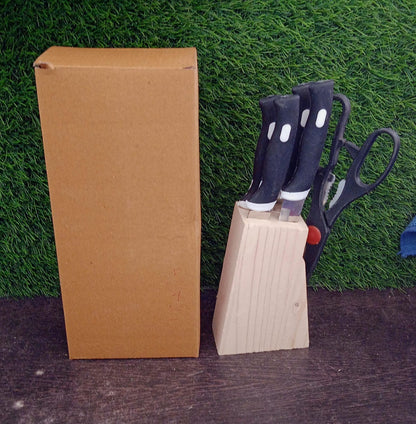 Wooden block knife set