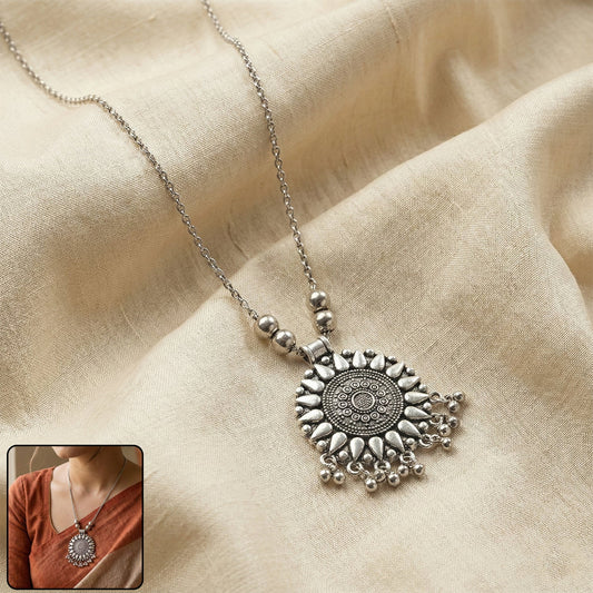 Sunburst pendant necklace
