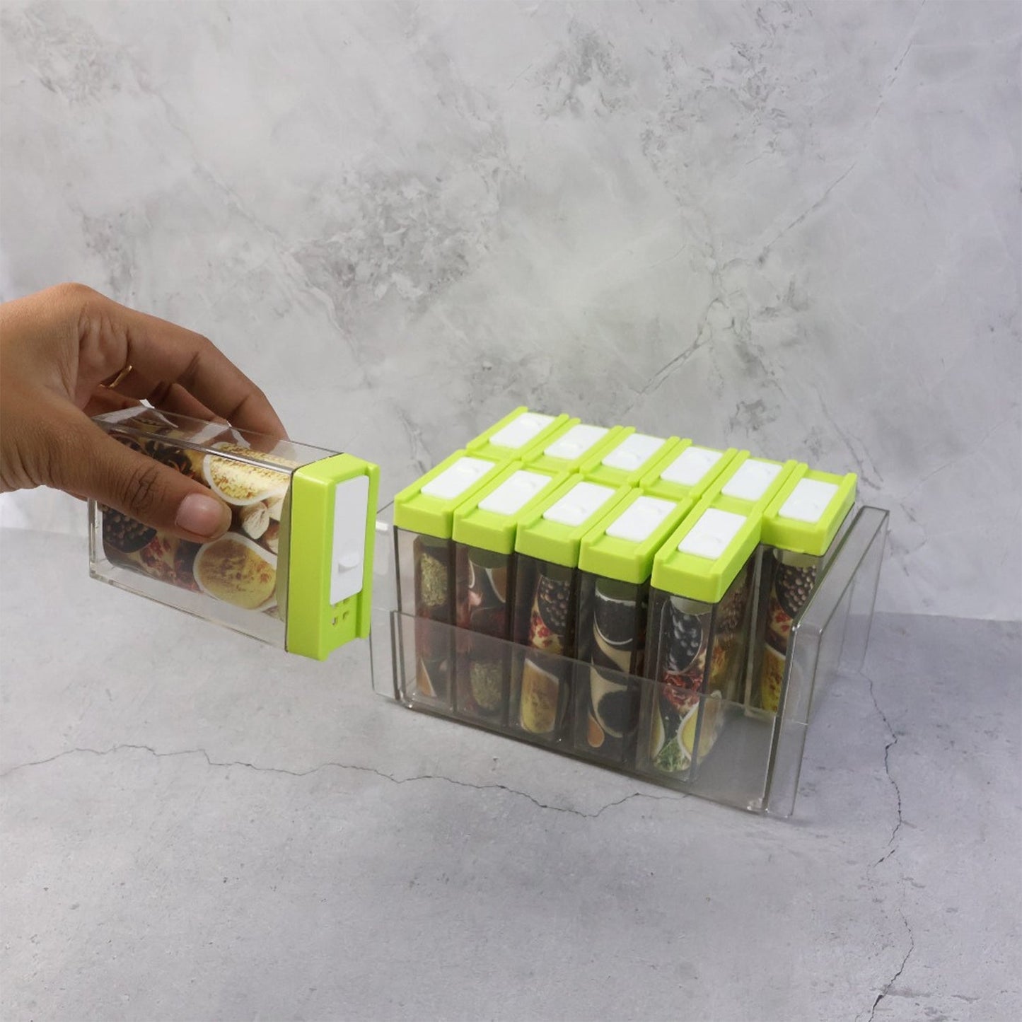 Compact spice storage        
